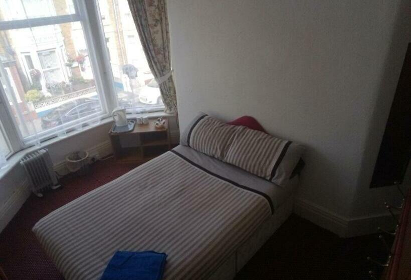 فندق Myroomz Golden Strand