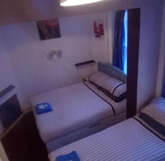 Hotelli Myroomz Golden Strand