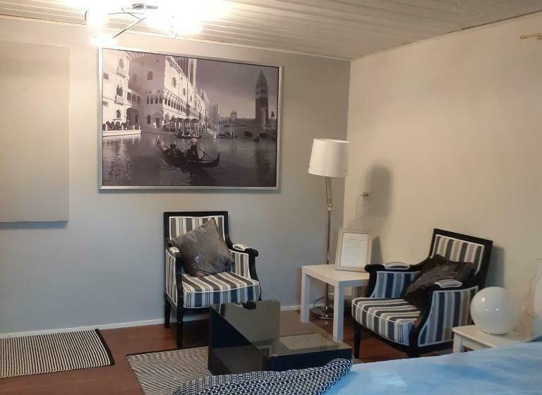 پانسیون Room In Villa Emilia