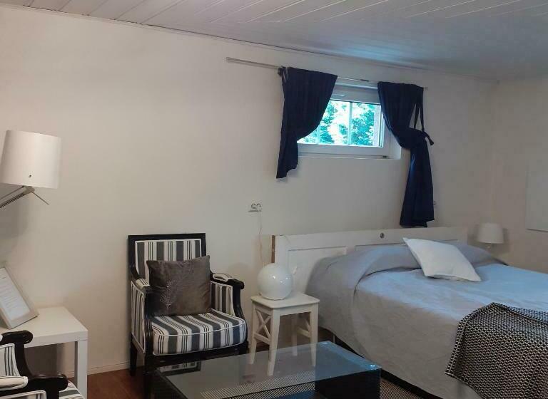 پانسیون Room In Villa Emilia