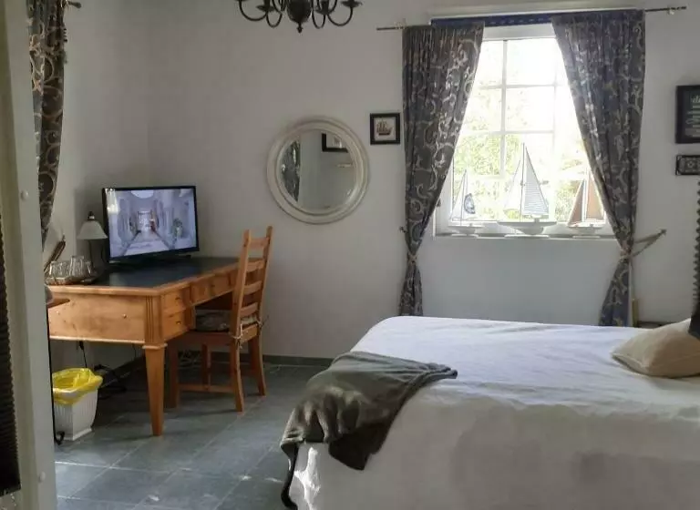 Majatalo Room In Villa Emilia