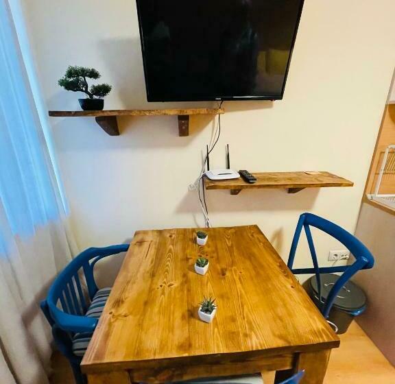 Studio Kris Villa Park