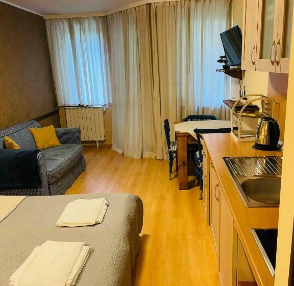 Studio Kris Villa Park