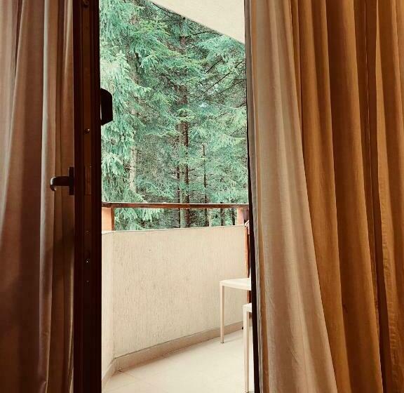 Studio Kris Villa Park