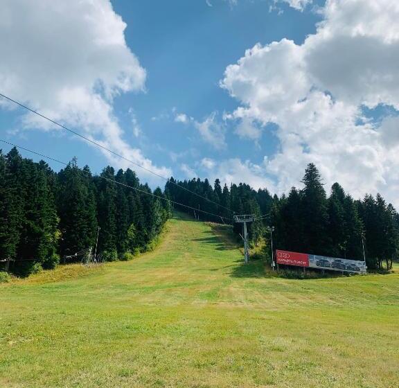 Studio Kris Villa Park