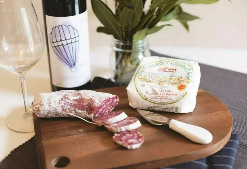 Aamiaismajoitus (B&B) Dimora Della Rocca