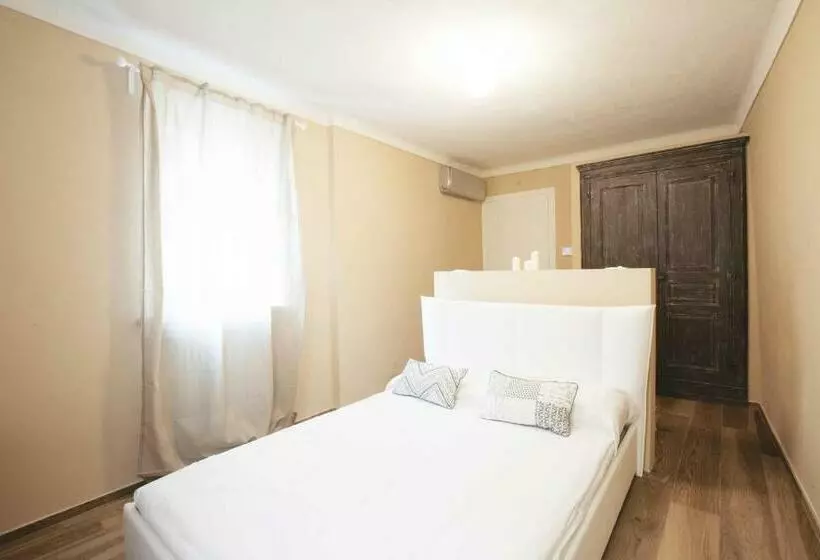 Aamiaismajoitus (B&B) Dimora Della Rocca