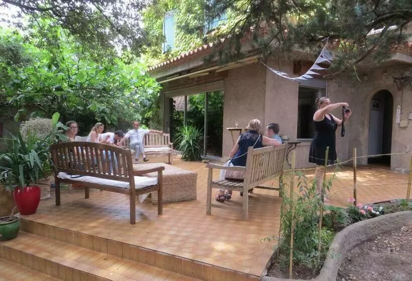 Aamiaismajoitus (B&B) Mas De L Ermitage