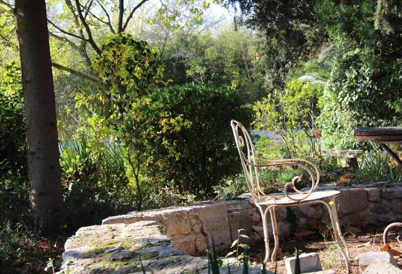 مبيت وإفطار Mas De L Ermitage