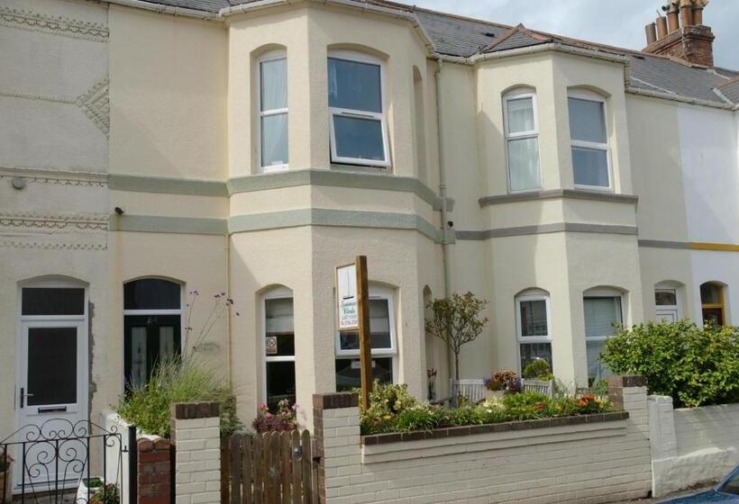 Pensão Summerwind Guest House