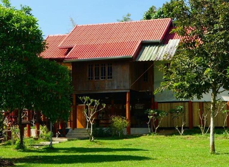 Resort Baanrai Khunya บ้านไร่คุณย่า