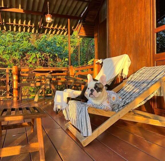 Resort Baanrai Khunya บ้านไร่คุณย่า