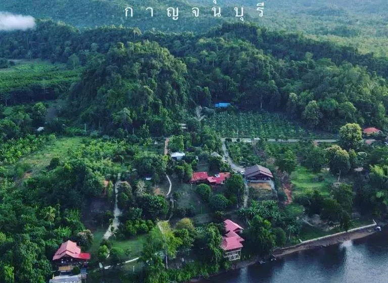 Lomakeskus Baanrai Khunya บ้านไร่คุณย่า