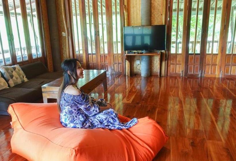 Resort Baanrai Khunya บ้านไร่คุณย่า