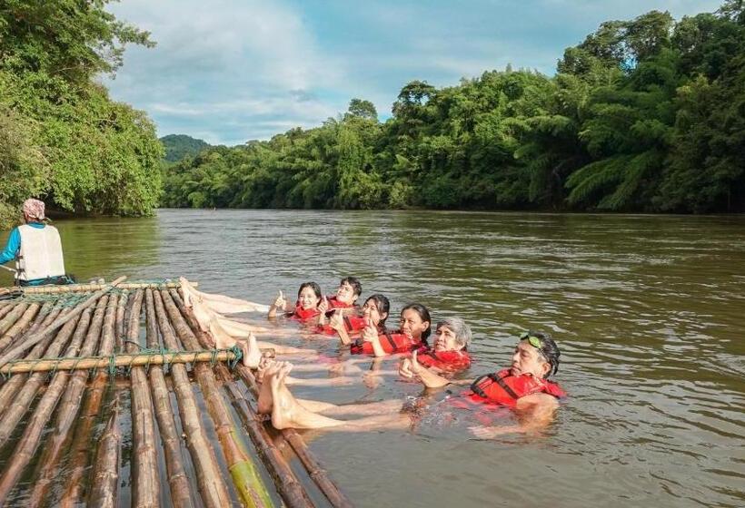 Resort Baanrai Khunya บ้านไร่คุณย่า