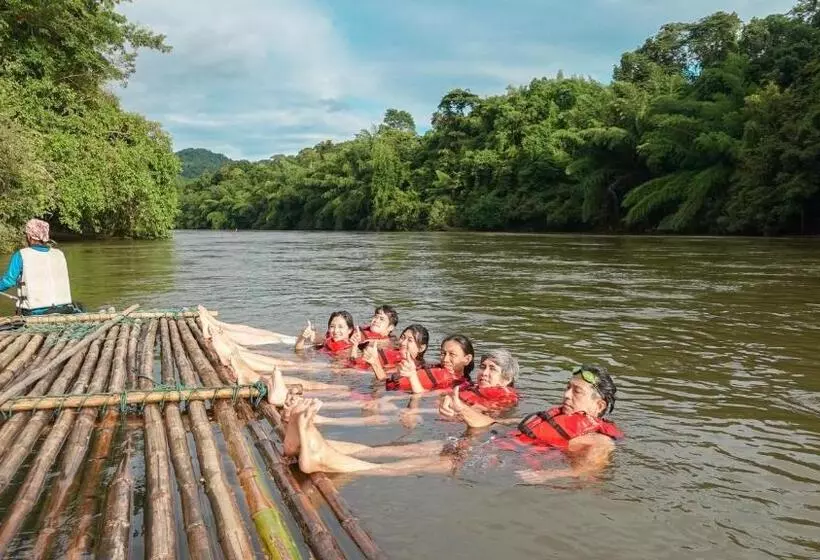 Lomakeskus Baanrai Khunya บ้านไร่คุณย่า