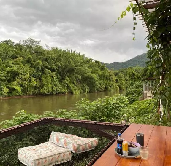 Lomakeskus Baanrai Khunya บ้านไร่คุณย่า