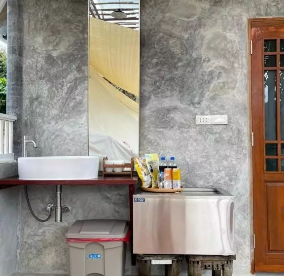 Lomakeskus Baanrai Khunya บ้านไร่คุณย่า