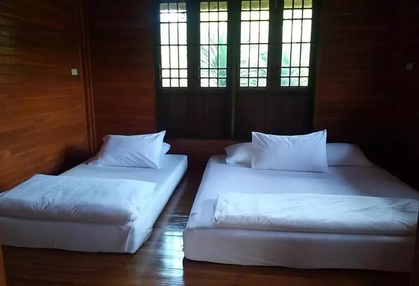 Lomakeskus Baanrai Khunya บ้านไร่คุณย่า