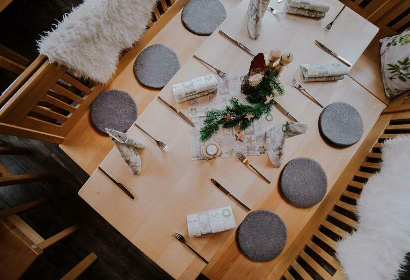 Albergue Berggasthof Hochpröller