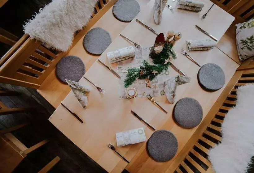 Retkeilymaja Berggasthof Hochpröller