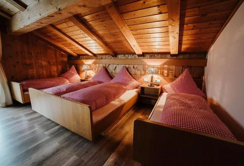 Retkeilymaja Berggasthof Hochpröller