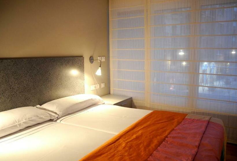 Pensió Juego Bolos Ostatua