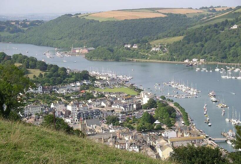 Пансион Southford House