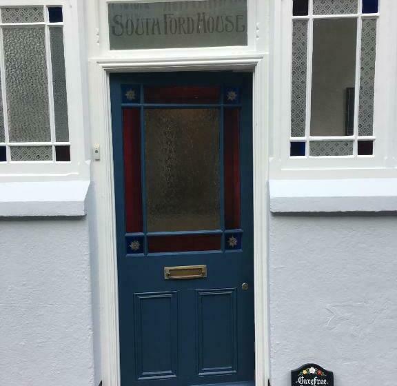 Пансион Southford House