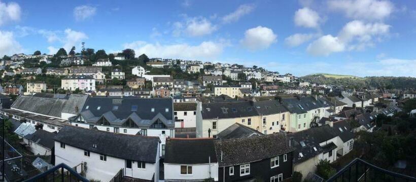 Пансион Southford House