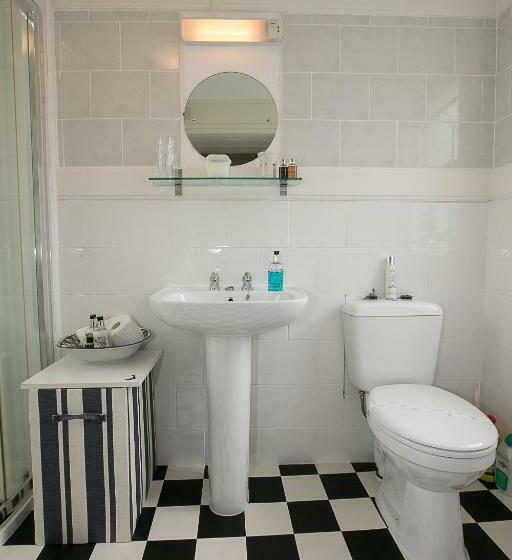 Пансион Southford House