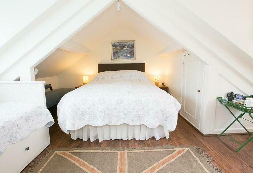 Пансион Southford House