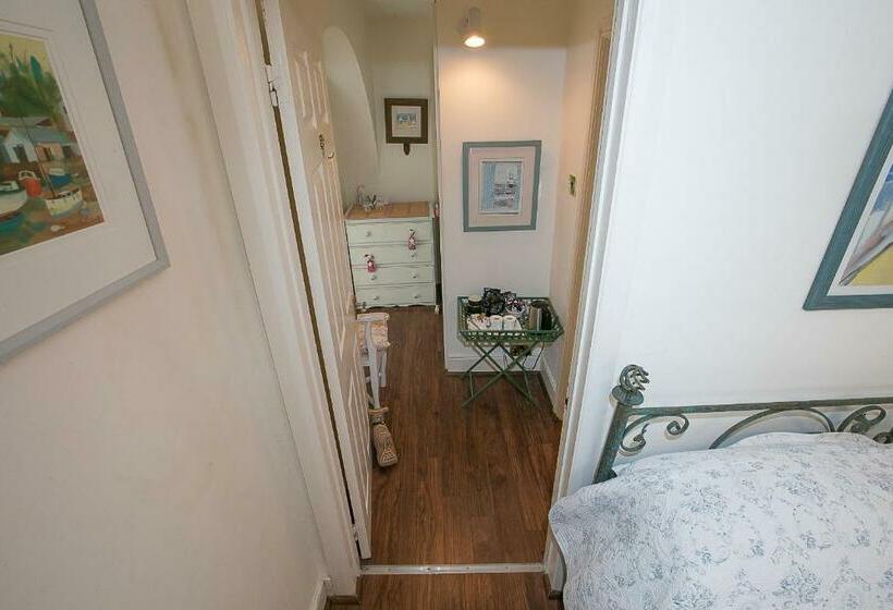 Пансион Southford House