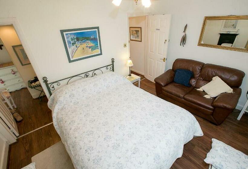 Пансион Southford House