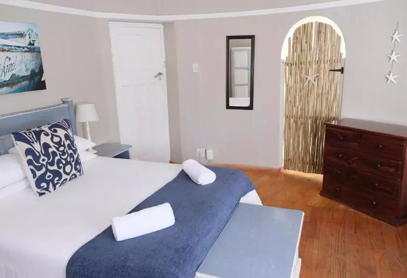 Aamiaismajoitus (B&B) Amber Light Wilderness Beach Cottage