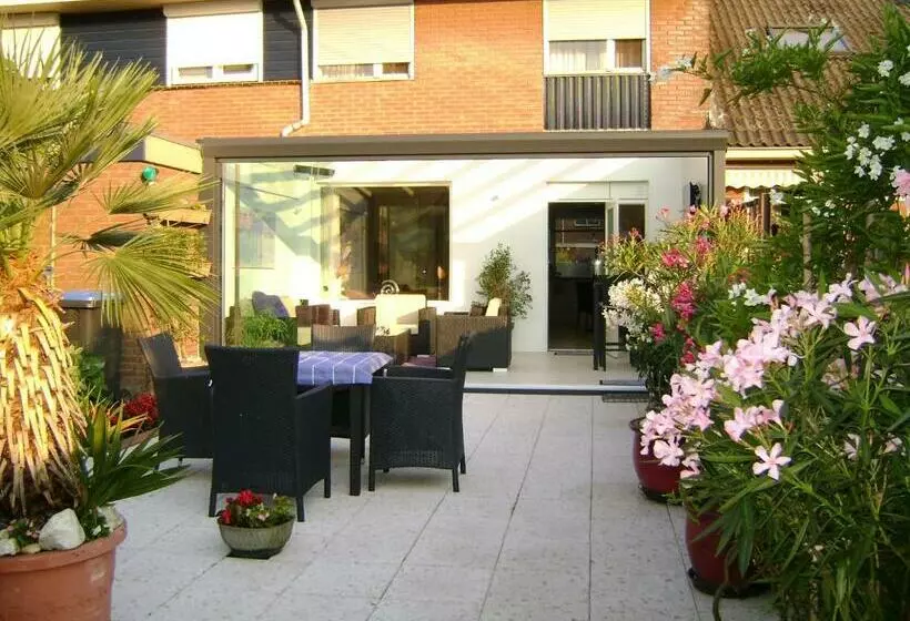 تختخواب و صبحانه Enschede