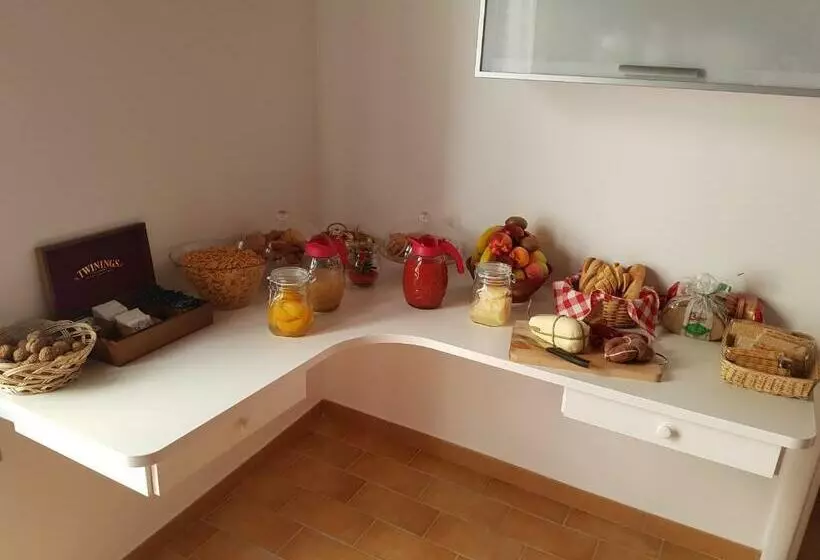 تختخواب و صبحانه Sotto Il Castello