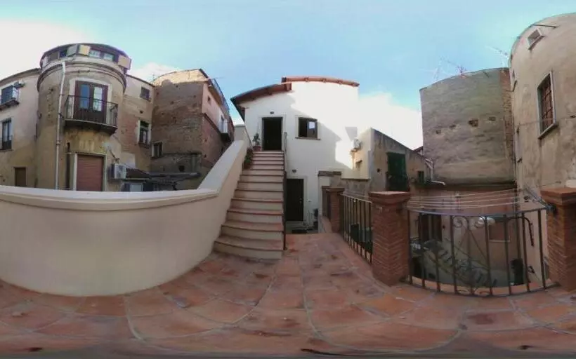 تختخواب و صبحانه Sotto Il Castello