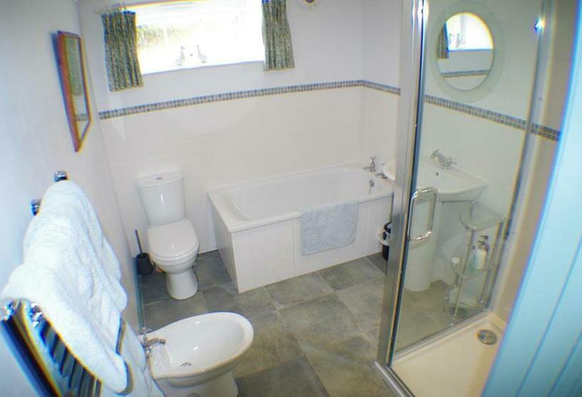 Lynwood House Bed And Breakfast