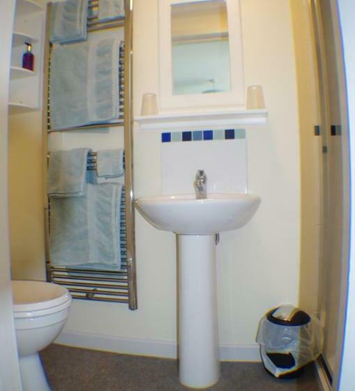 Lynwood House Bed And Breakfast