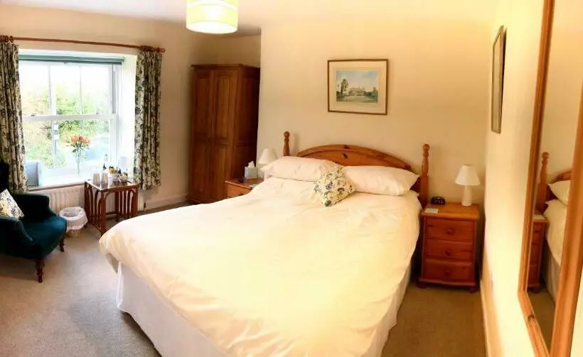 Lynwood House Bed And Breakfast