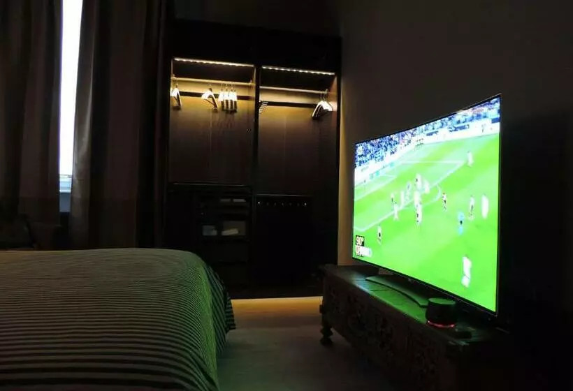 پانسیون Corridoni Suites