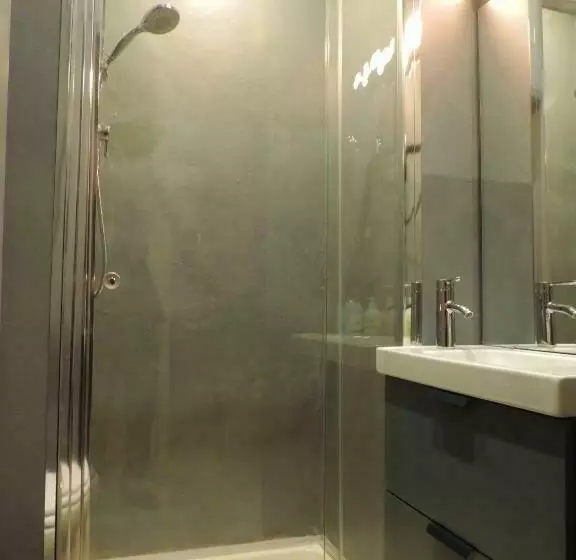 پانسیون Corridoni Suites