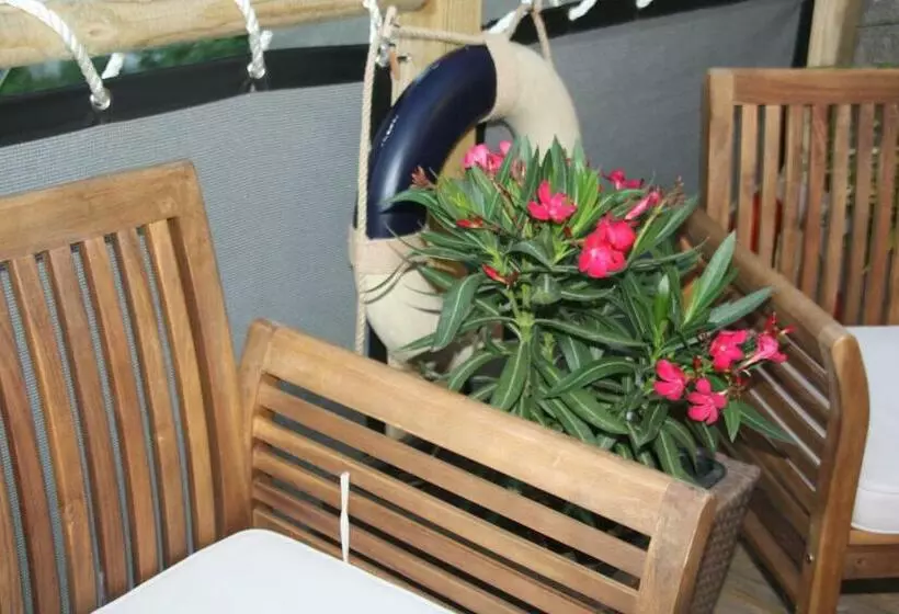 Majatalo ô De Mer   à 20m De La Plage