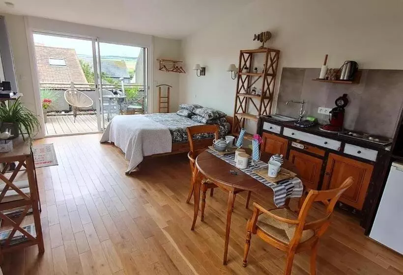 Majatalo ô De Mer   à 20m De La Plage