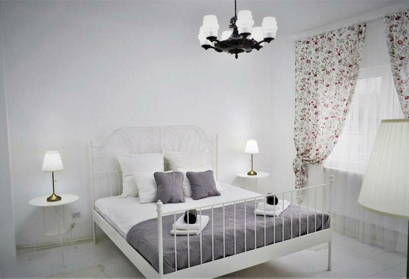 פנסיון La Maison Blanche