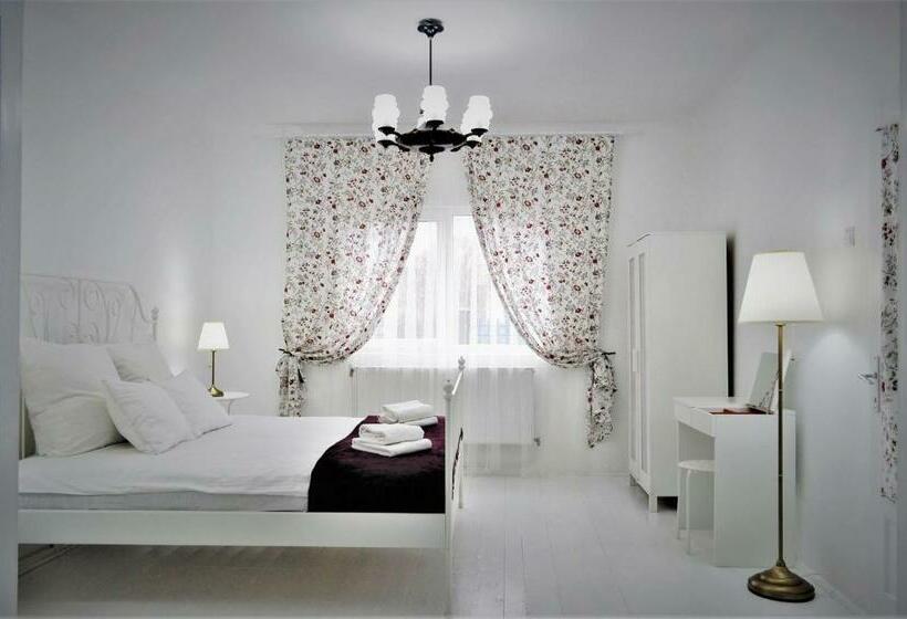 פנסיון La Maison Blanche