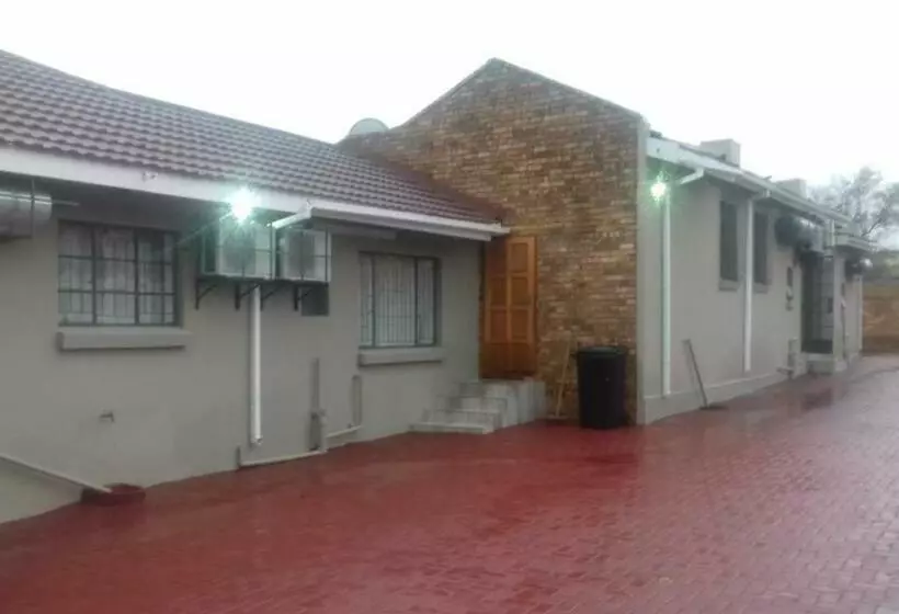 Majatalo Sir Pinto Guesthouse