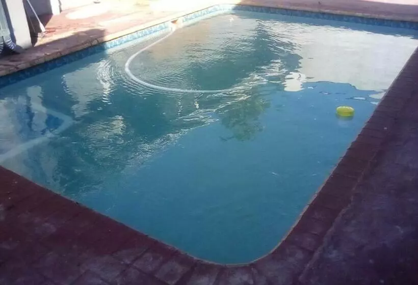 Majatalo Sir Pinto Guesthouse