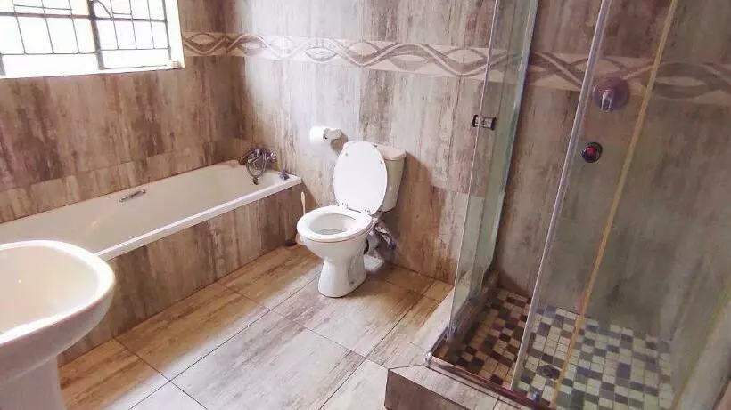 Majatalo Sir Pinto Guesthouse